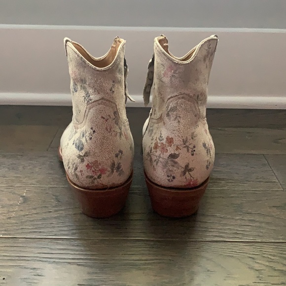 Lucchese floral cowboy boots - Picture 3 of 7